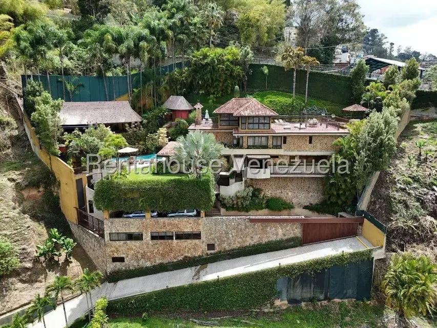 Casa (Multipes Niveles) en Venta en Alto Hatillo, Distrito Metropolitano - 121