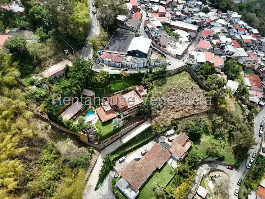 Casa (Multipes Niveles) en Venta en Alto Hatillo, Distrito Metropolitano - 127
