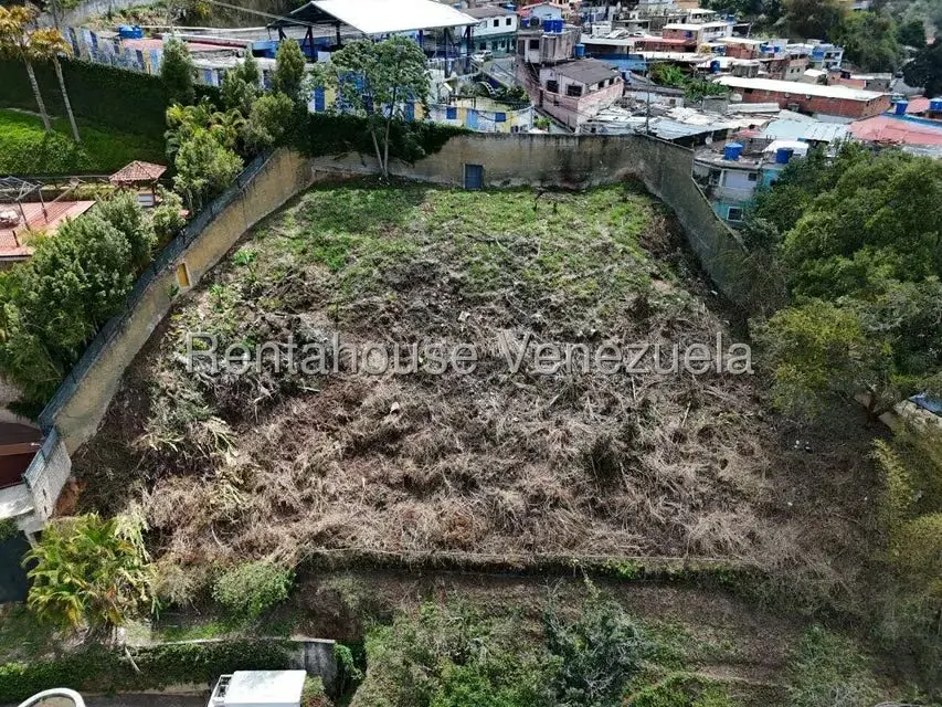 Casa (Multipes Niveles) en Venta en Alto Hatillo, Distrito Metropolitano - 131