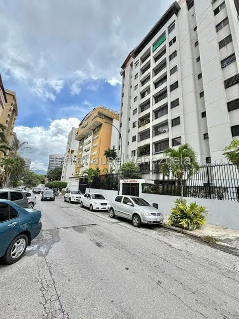 Apartamento (1 Nivel) en Venta en La Urbina, Distrito Metropolitano - 2