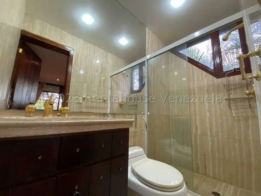 Casa (Multipes Niveles) en Venta en La Lagunita Country Club, Distrito Metropolitano - 34