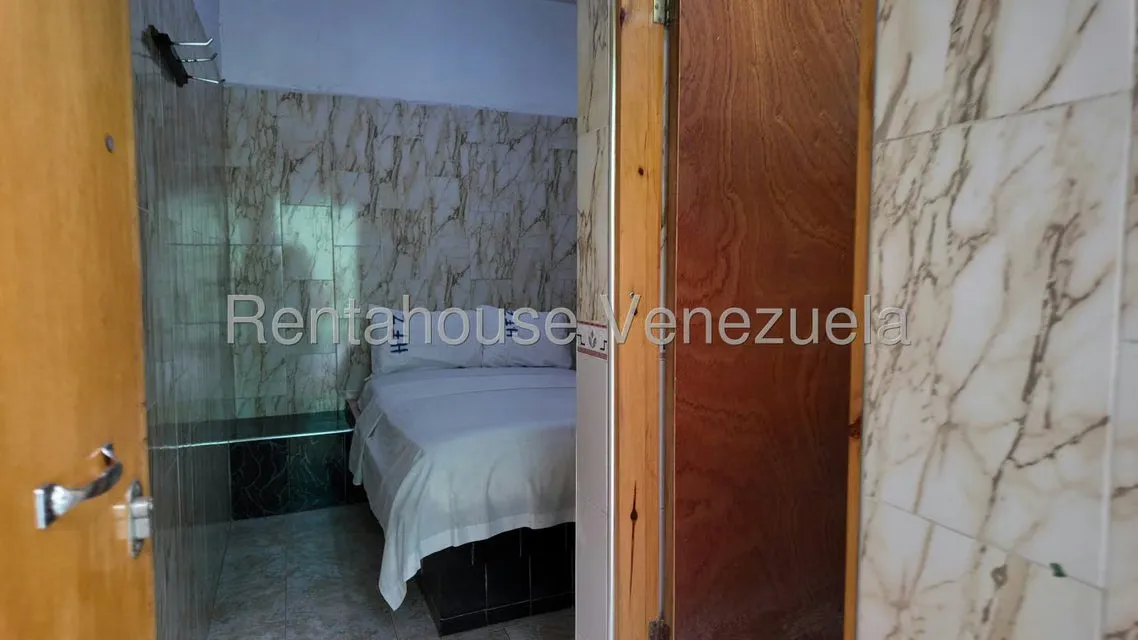 Casa (Multipes Niveles) en Venta en Parroquia Santa Teresa, Distrito Metropolitano - 19