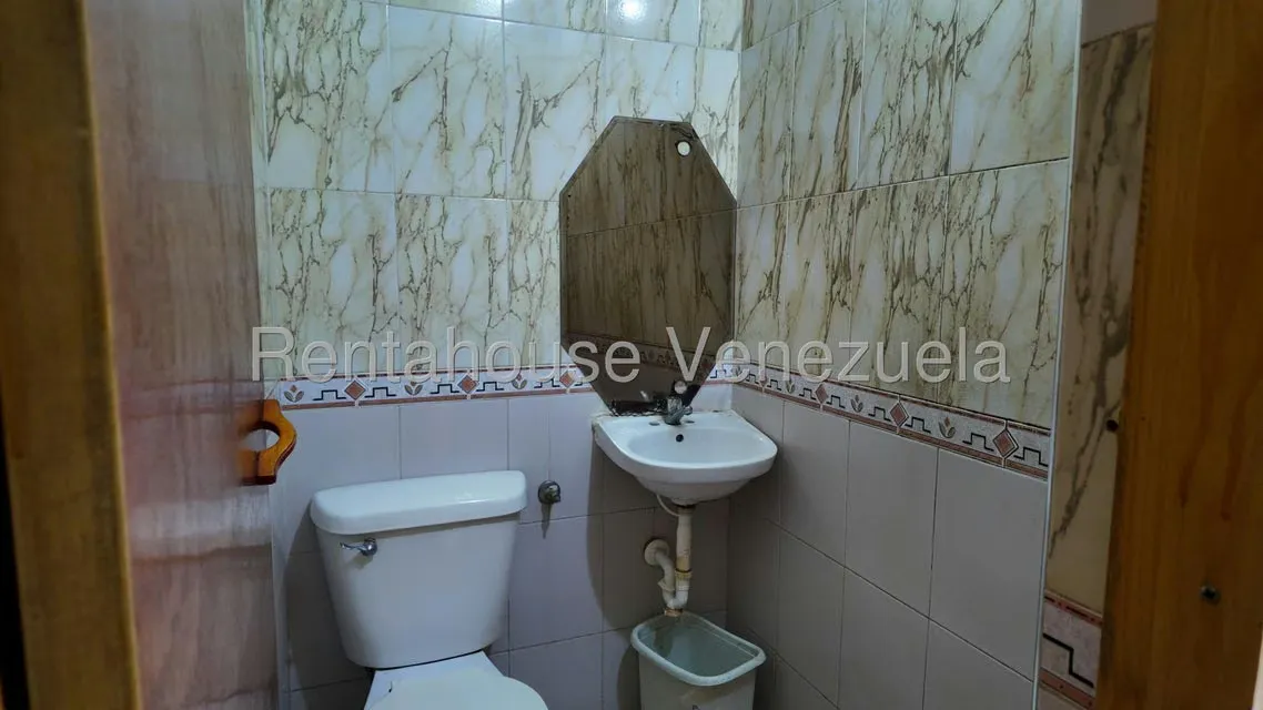 Casa (Multipes Niveles) en Venta en Parroquia Santa Teresa, Distrito Metropolitano - 21