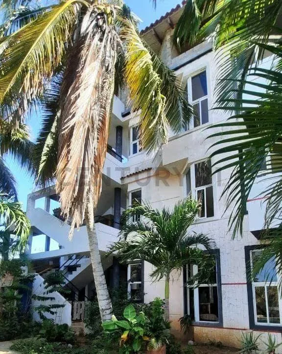 Edificio en venta en Playa el Yaque Isla de Margarita con vista al mar.