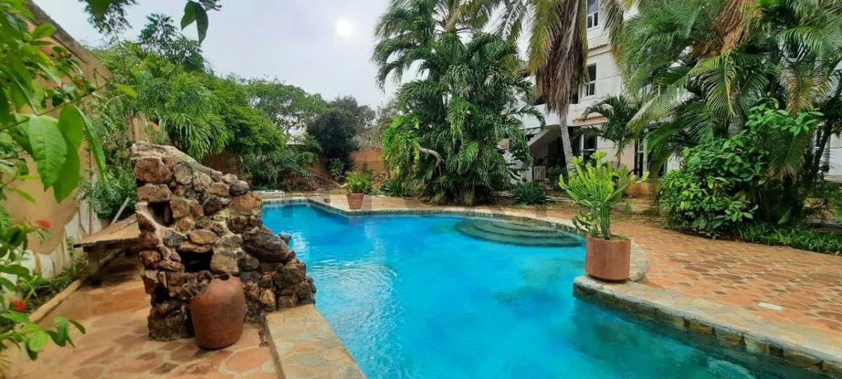 Edificio en venta en Playa el Yaque Isla de Margarita con vista al mar. - 2