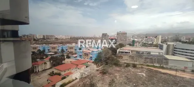 APARTAMENTO TOTALMENTE REMODELADO EN LA CIUDAD CON SALIDA DIRECTA AL MAR, ISLA DE MARGARITA - 8