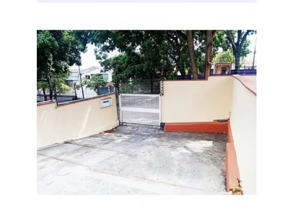 Se alquila PB de casa comercial 230m2 Altamira 7306