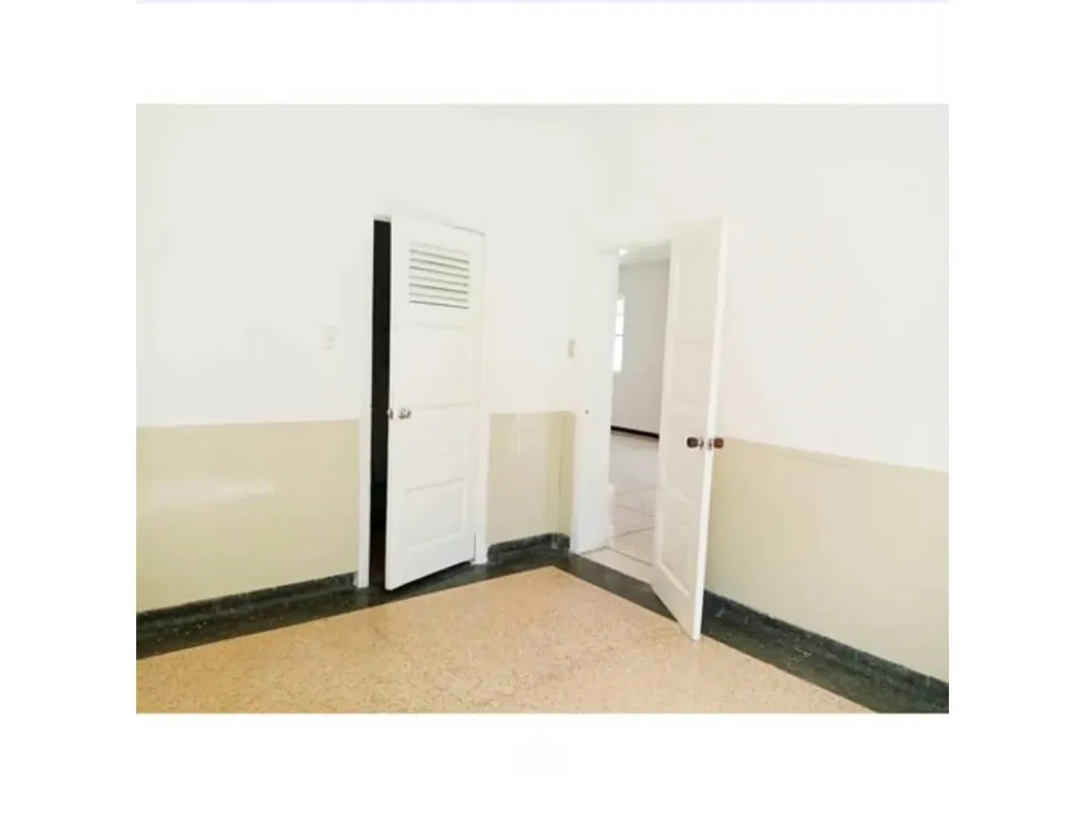 Se alquila PB de casa comercial 230m2 Altamira 7306 - 4