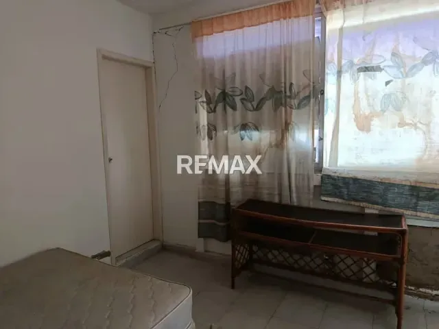 APARTAMENTO PARA REMODELAR CON VISTA LEJANA AL MAR - 12