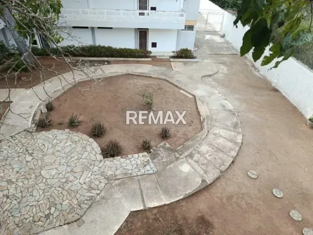 APARTAMENTO PARA REMODELAR CON VISTA LEJANA AL MAR - 4