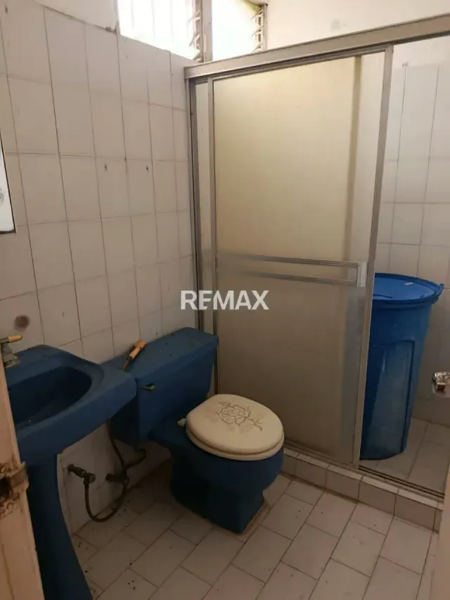 APARTAMENTO PARA REMODELAR CON VISTA LEJANA AL MAR - 10