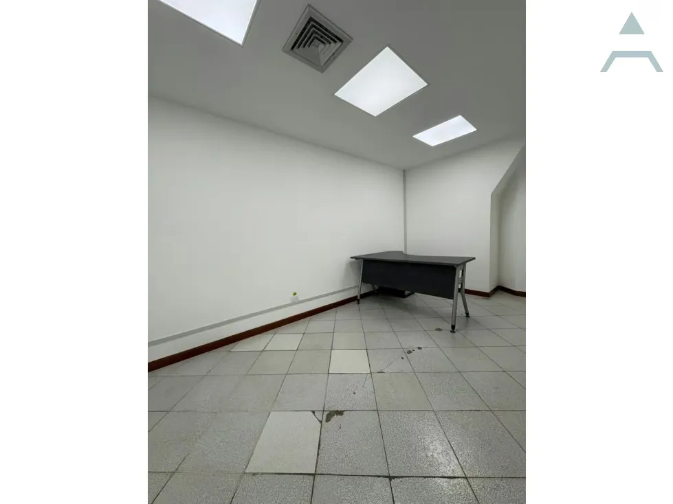 Se alquila oficina 105m² Chuao - 3