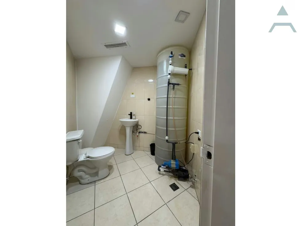 Se alquila oficina 105m² Chuao - 7