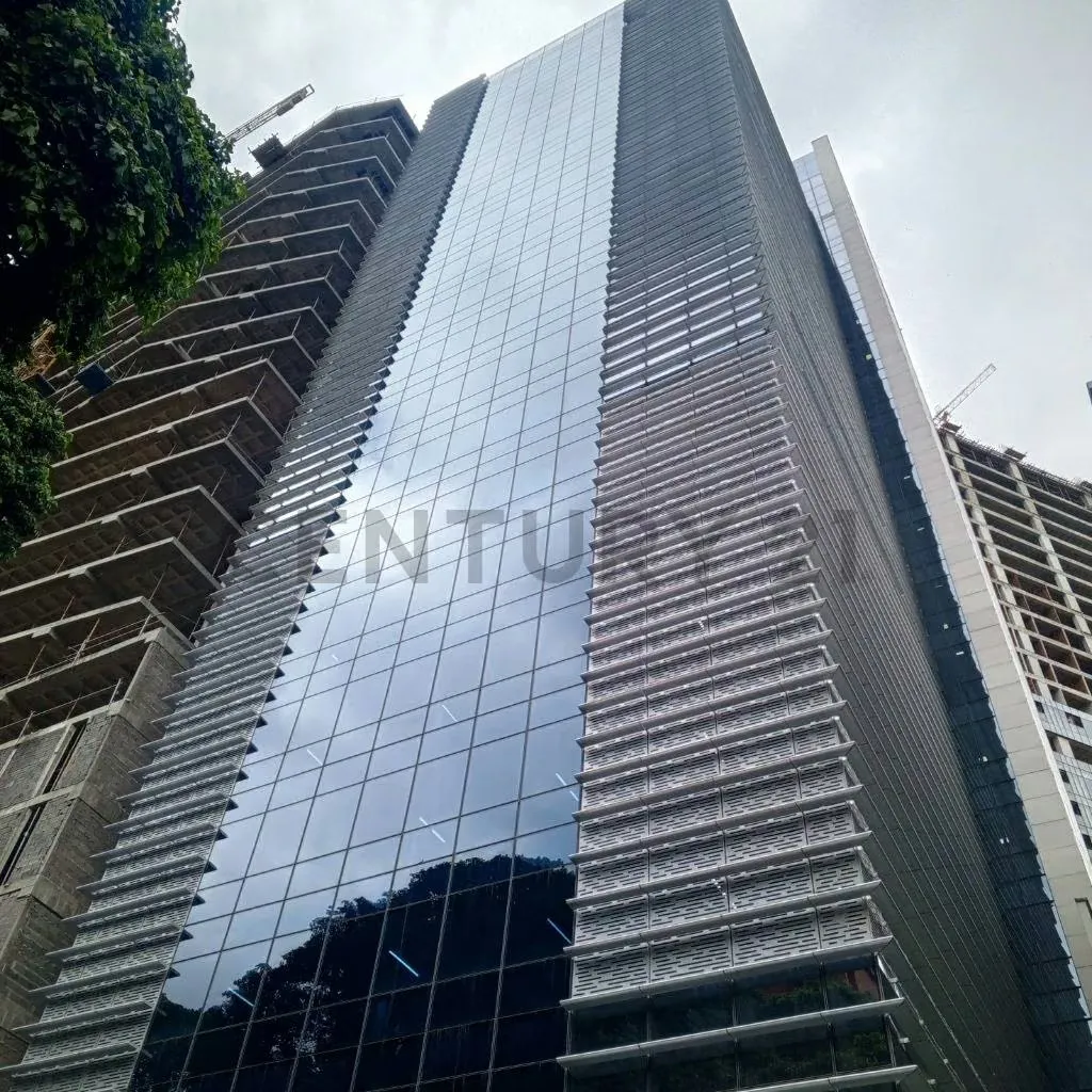 Excelencia y Amplitud: 204 M2 de vision corporativa en Torre Guayana.