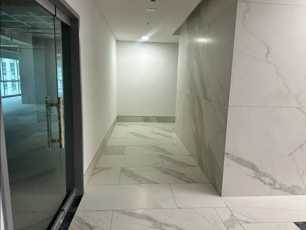 Venta Oficina en Obra Gris en Centro Empresarial La esmeralda Bella - 9