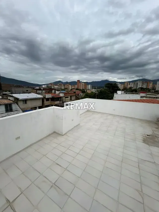 Venta de casa moderna en Jardín Mañongo - 15