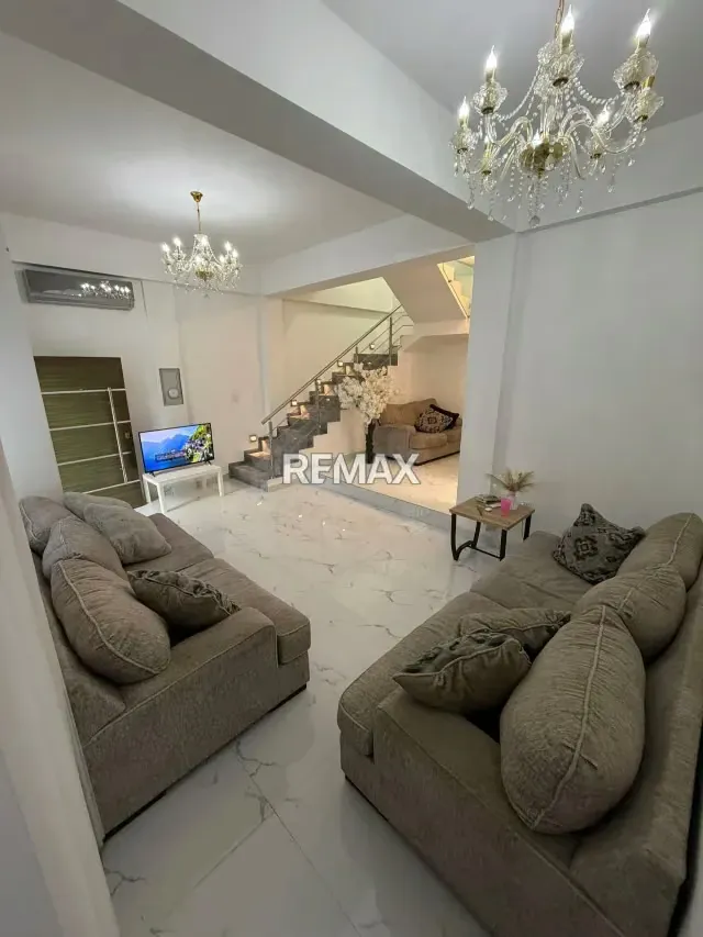 Venta de casa moderna en Jardín Mañongo - 3