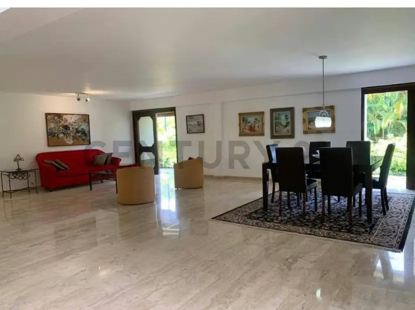 HERMOSA CASA EN LA LAGUNITA