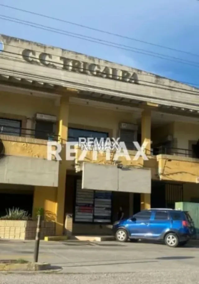 En Alquiler Local Comercial En el Centro Comercial Trigalpa Cabudare - 2