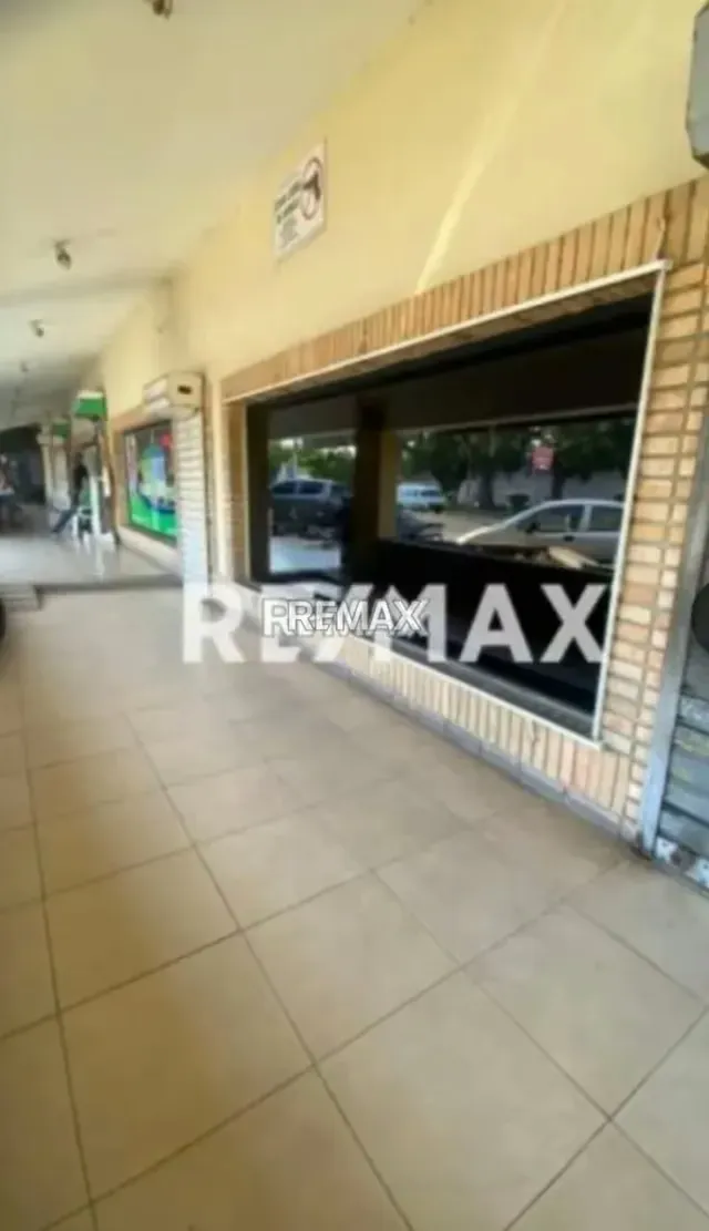 En Alquiler Local Comercial En el Centro Comercial Trigalpa Cabudare - 3
