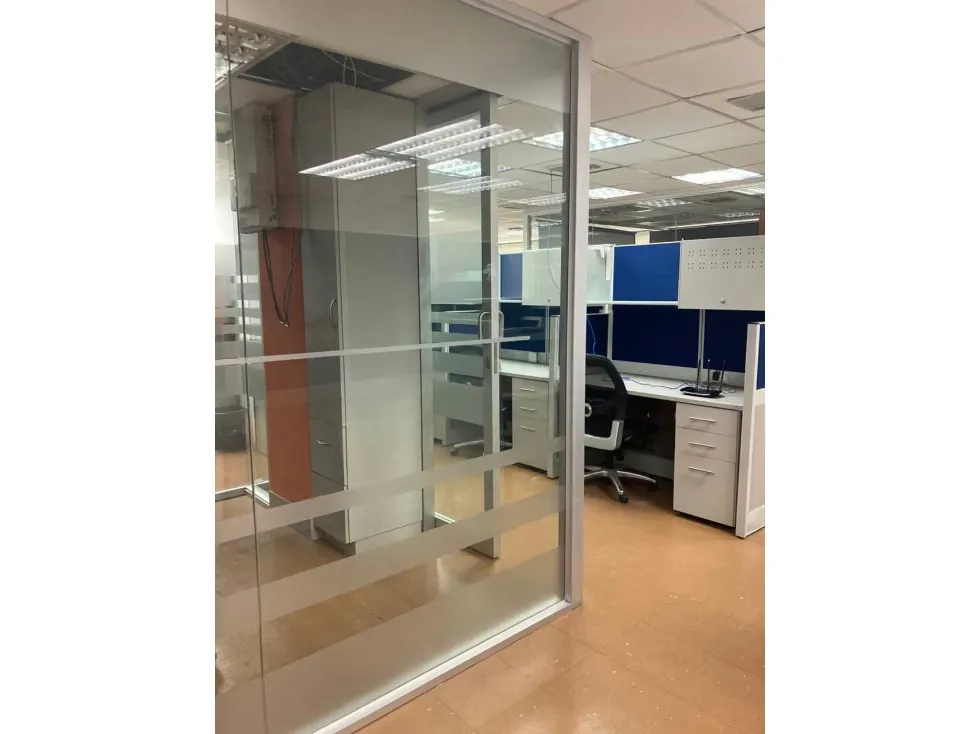 Se alquila oficina Los Ruices 125m² - 3