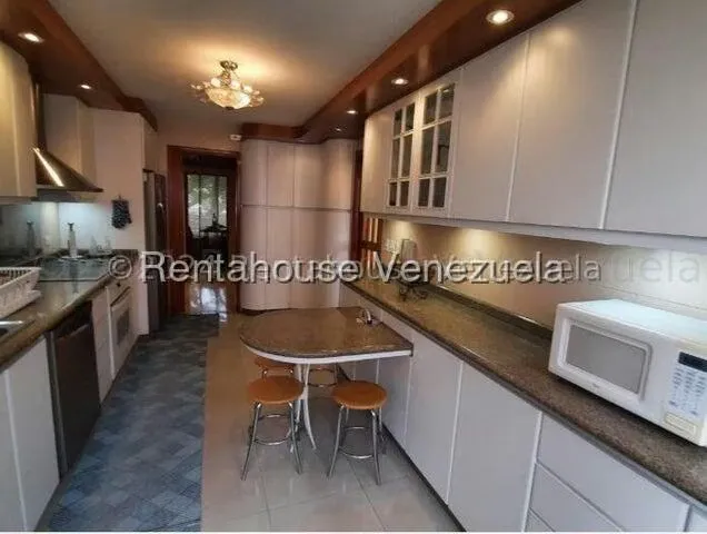 Apartamento (1 Nivel) en Alquiler en El Rosal, Distrito Metropolitano - 5