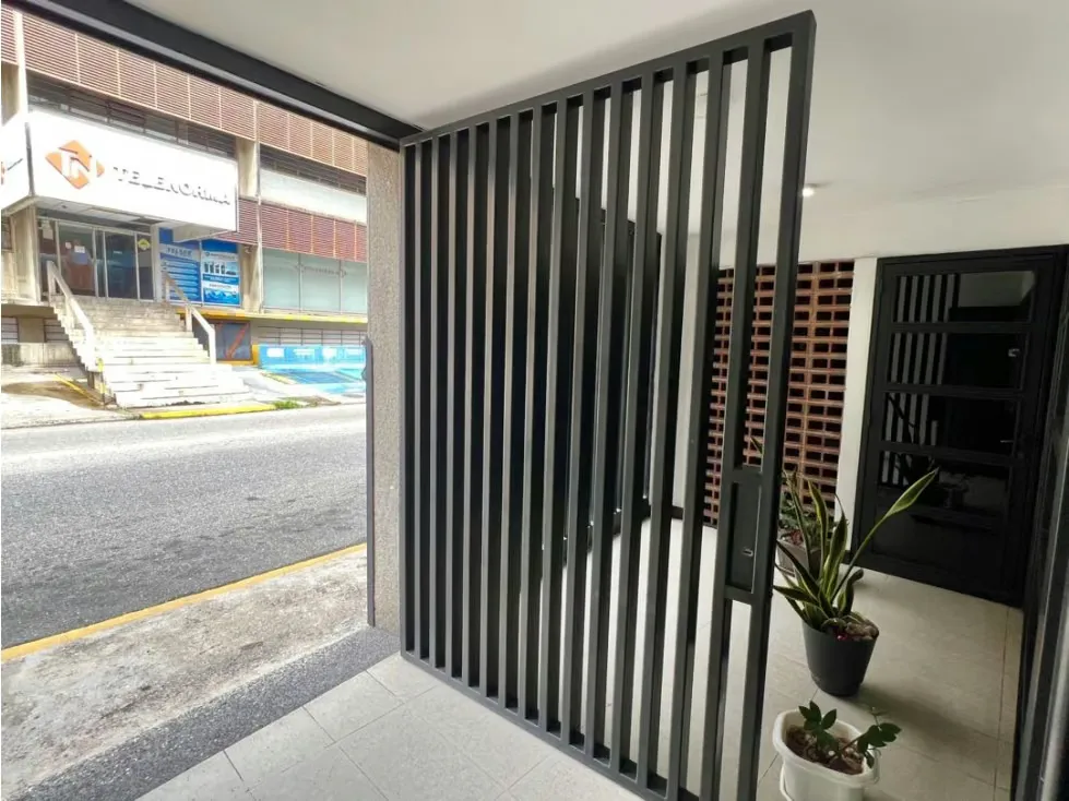 En Venta Galpon tipo Edificio Industrial Comercial en Boleita Sur. - 10