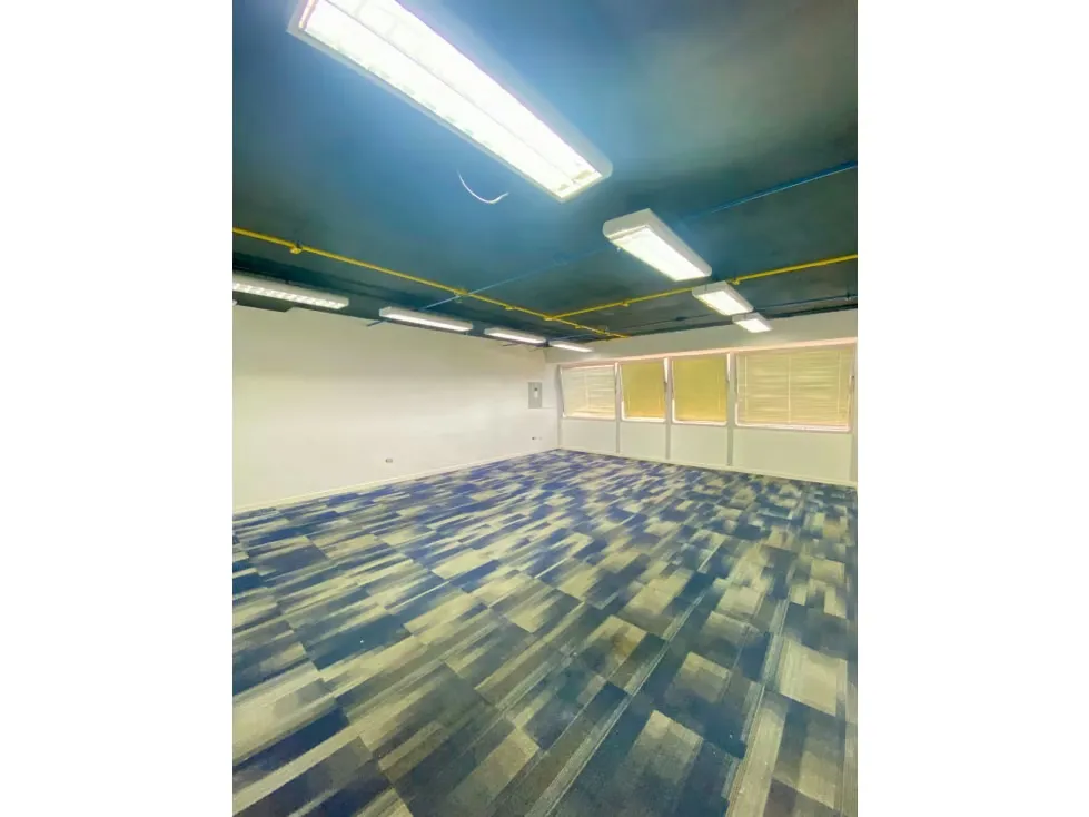 OFICINA EN ALQUILER 135 M2-URB. LOS RUICES - 4