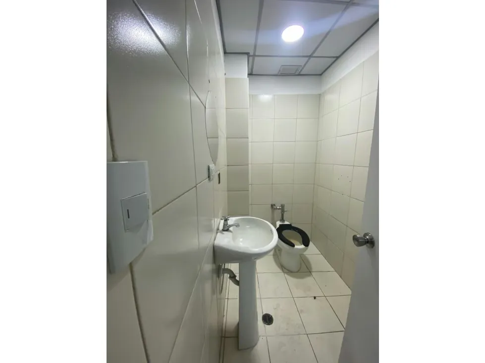 OFICINA EN ALQUILER 135 M2-URB. LOS RUICES - 7