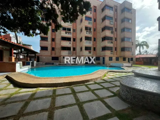 SE VENDE COMODO APARTAMENTO EN EL CONJUNTO MAR SOL Y BAHÍA , TUCACAS