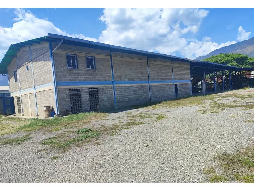 Alquilo galpón industrial 1200m2 Guatire 6846