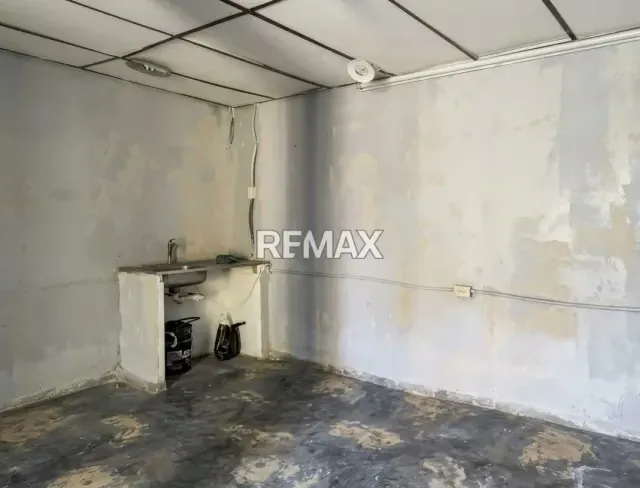 SE ALQUILA LOCAL COMERCIAL EN LAS MERCEDES