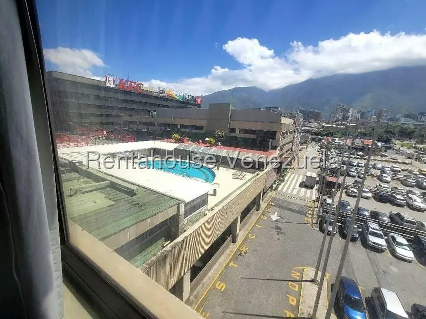 Apartamento (1 Nivel) en Alquiler en Chuao, Distrito Metropolitano - 20
