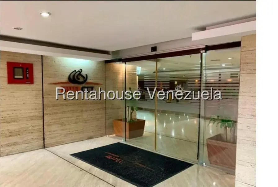 Apartamento (1 Nivel) en Alquiler en Chuao, Distrito Metropolitano - 2