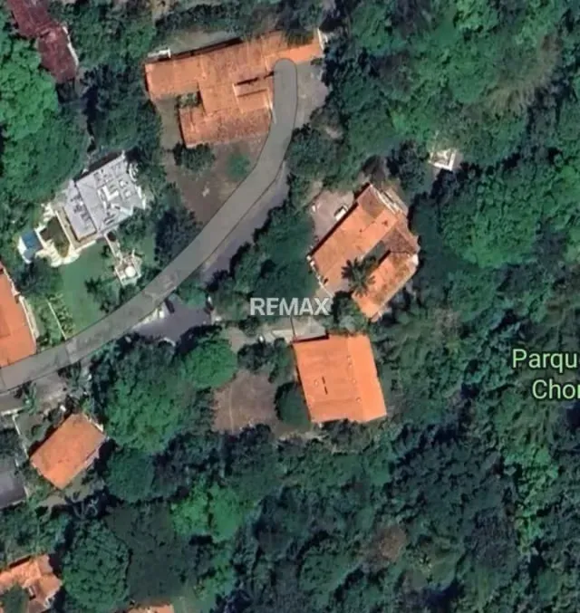 Venta de Terreno en Los Chorros.