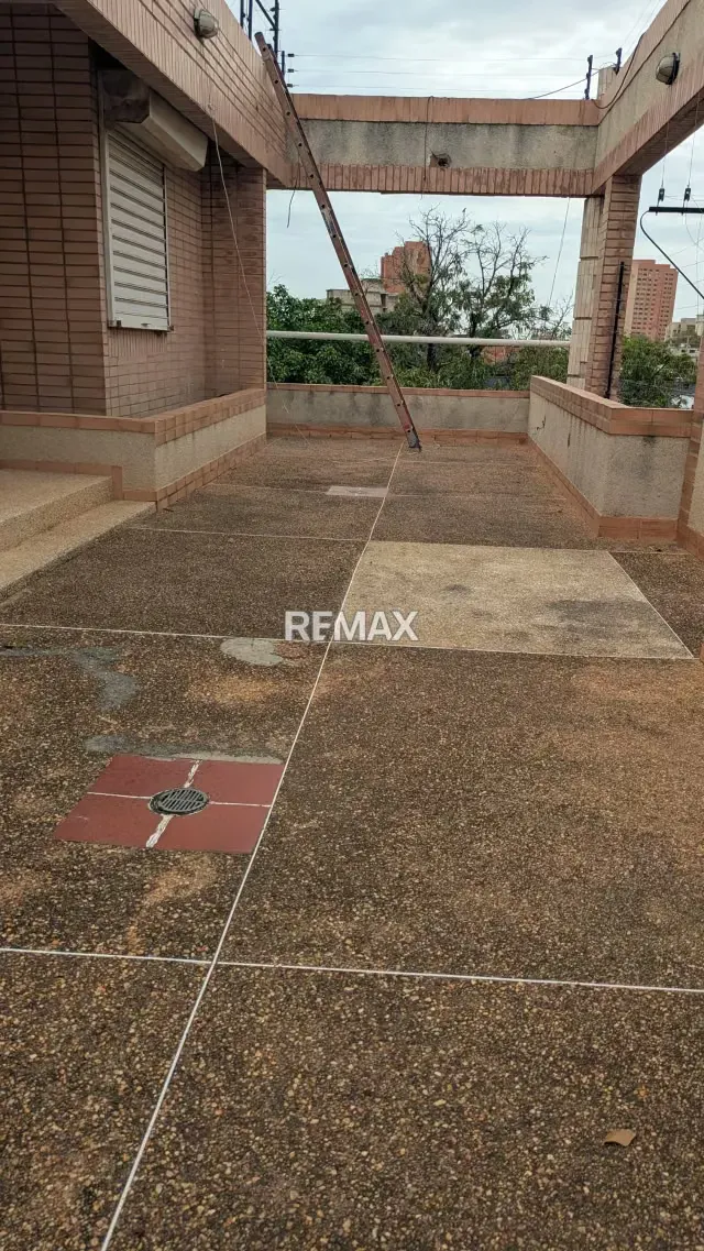 Amplio Apto en alquiler con terraza Sta Rita con C.C pacific time cecilio Acosta - Maracaibo zulia - 6