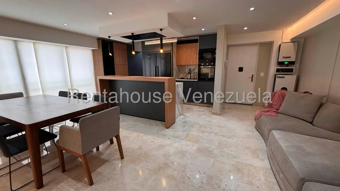 Apartamento (1 Nivel) en Alquiler en Campo Alegre, Distrito Metropolitano - 2