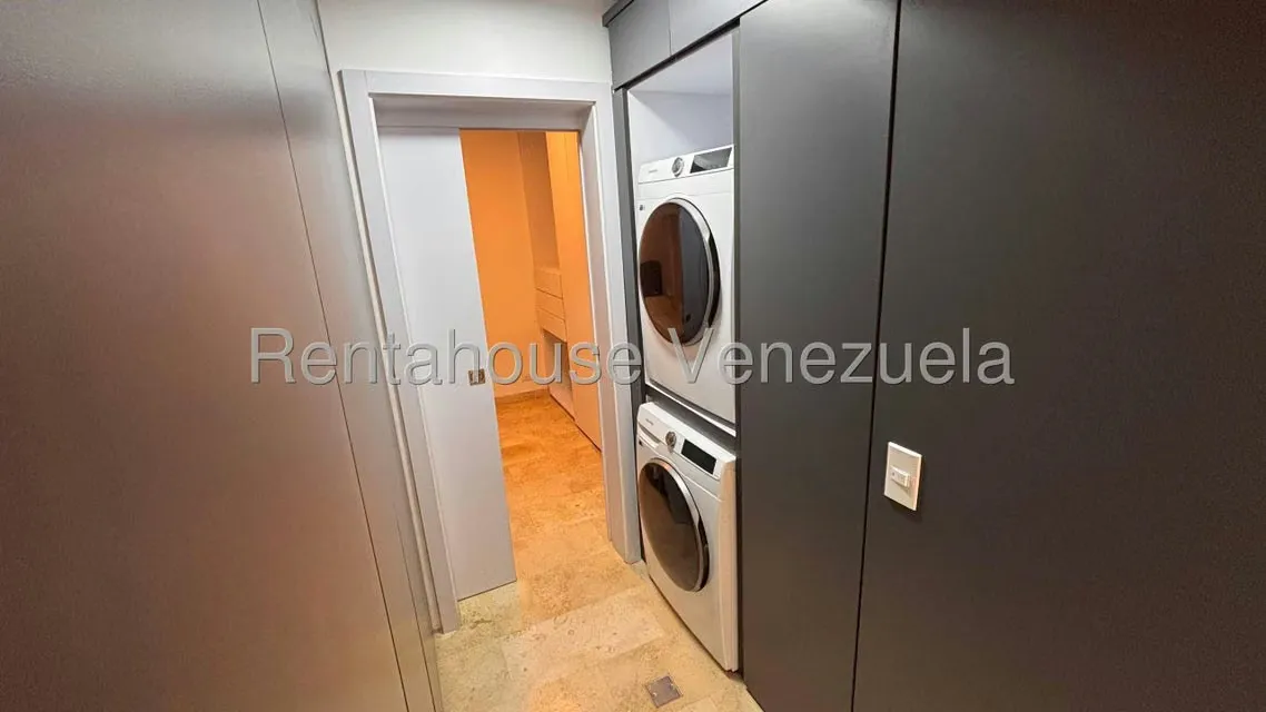 Apartamento (1 Nivel) en Alquiler en Campo Alegre, Distrito Metropolitano - 11
