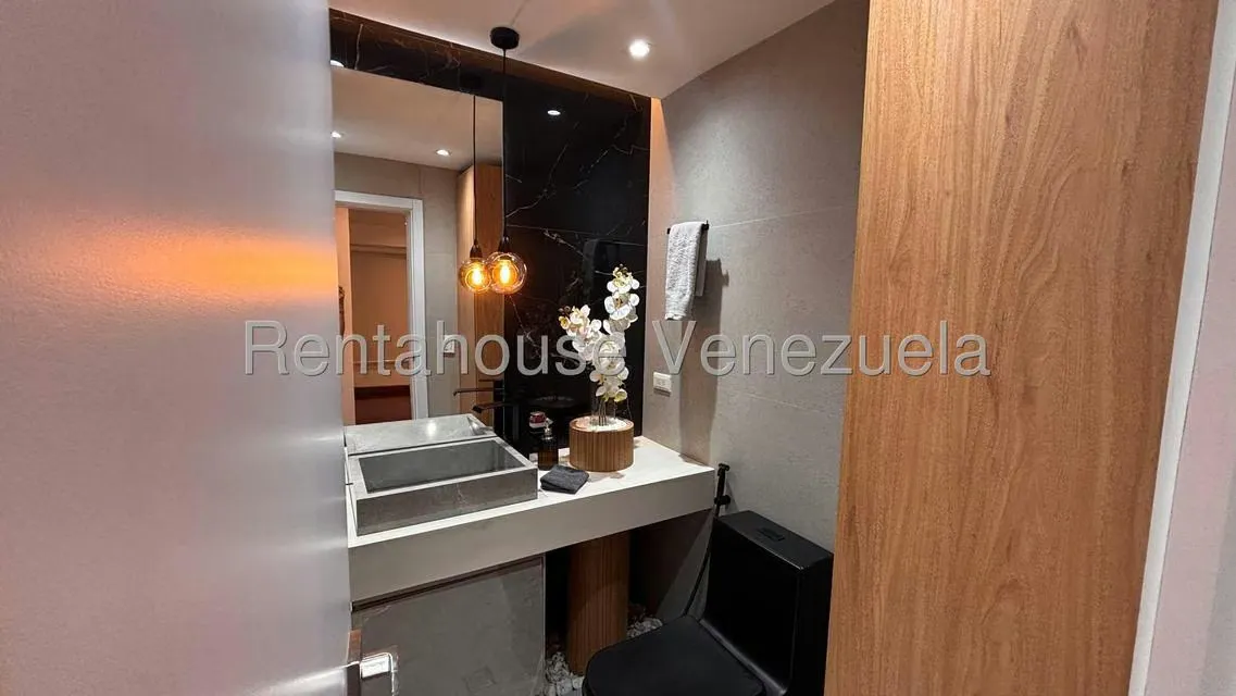 Apartamento (1 Nivel) en Alquiler en Campo Alegre, Distrito Metropolitano - 15