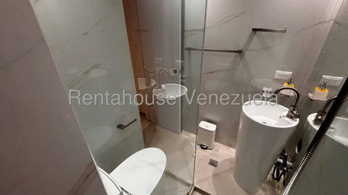 Apartamento (1 Nivel) en Alquiler en Campo Alegre, Distrito Metropolitano - 21