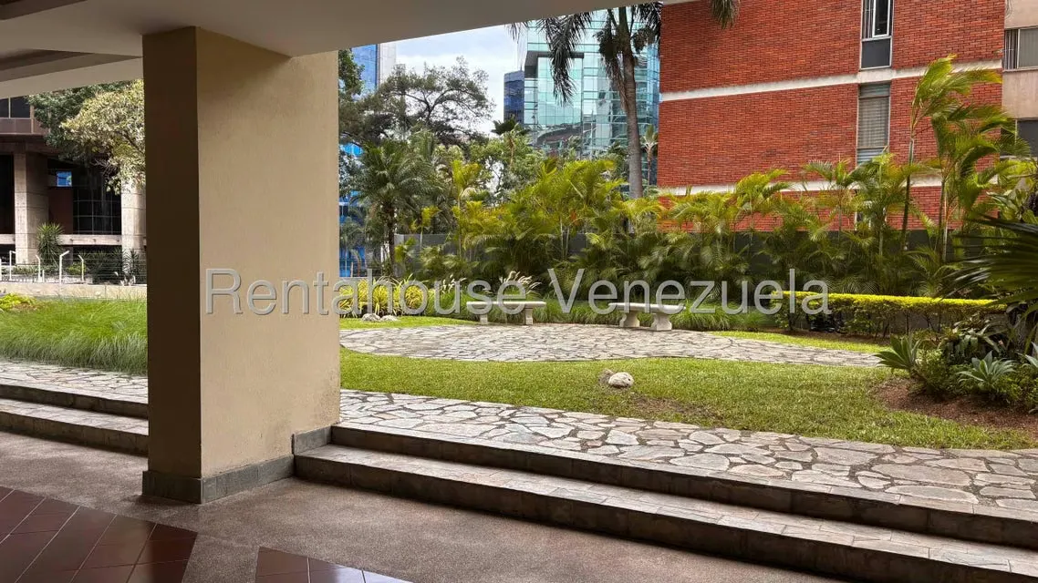 Apartamento (1 Nivel) en Alquiler en Campo Alegre, Distrito Metropolitano - 25