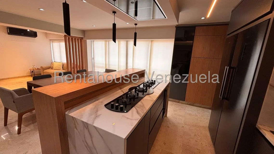 Apartamento (1 Nivel) en Alquiler en Campo Alegre, Distrito Metropolitano - 5
