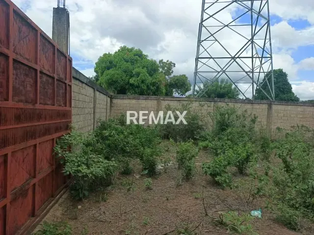 VENDO TERRENO DE 3.700 MTS2 - 5