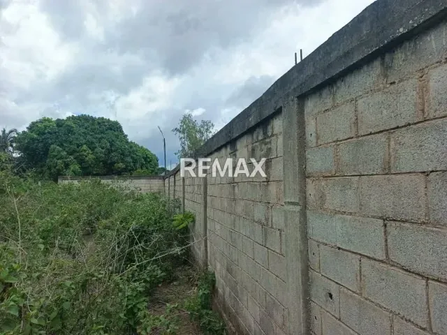 VENDO TERRENO DE 3.700 MTS2 - 6
