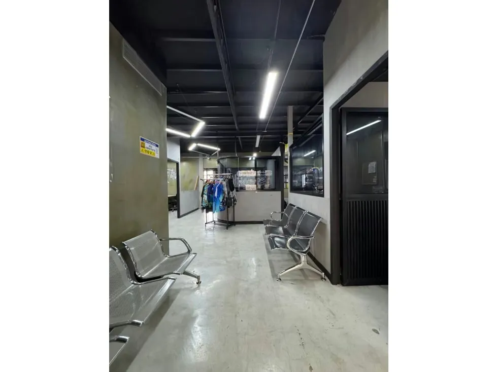 Venta de Casa Comercial en Los Chaguaramos 1582DR 840M2/8B/19Ofic. - 12