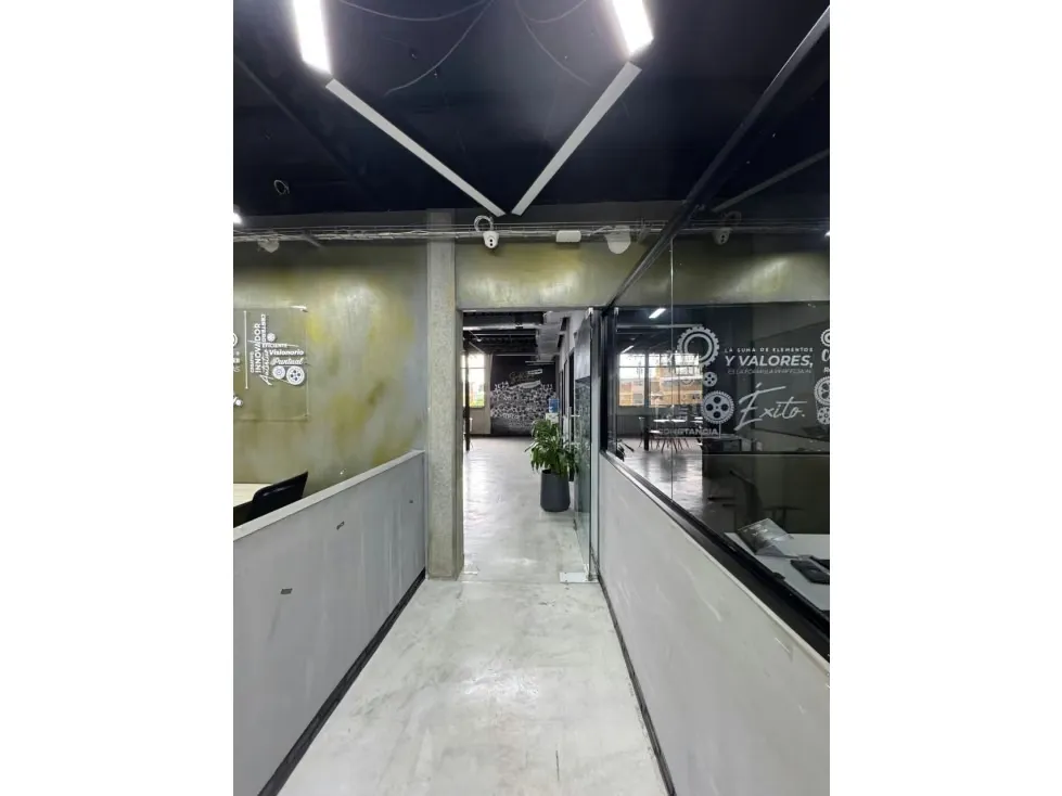 Venta de Casa Comercial en Los Chaguaramos 1582DR 840M2/8B/19Ofic. - 21