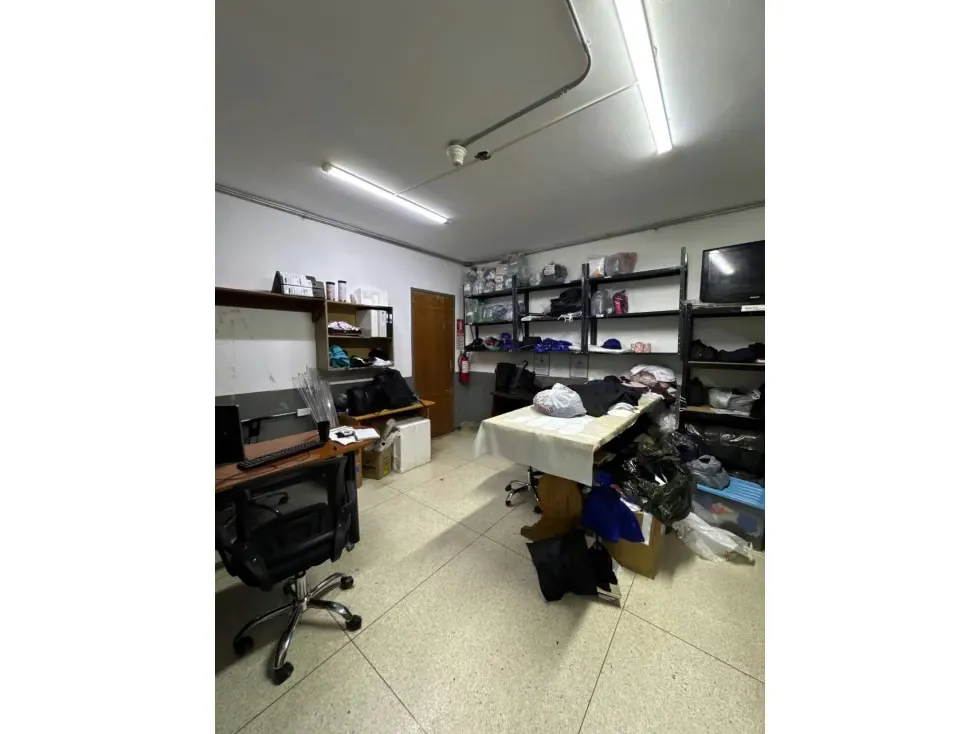 Venta de Casa Comercial en Los Chaguaramos 1582DR 840M2/8B/19Ofic. - 22