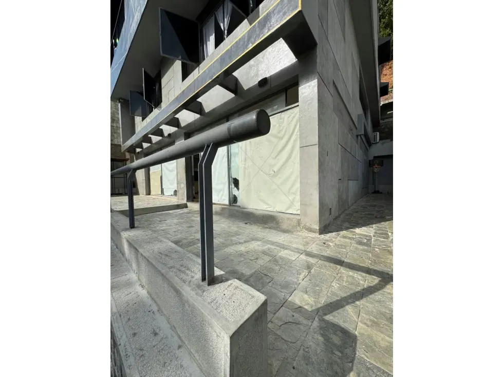 Venta de Casa Comercial en Los Chaguaramos 1582DR 840M2/8B/19Ofic. - 30