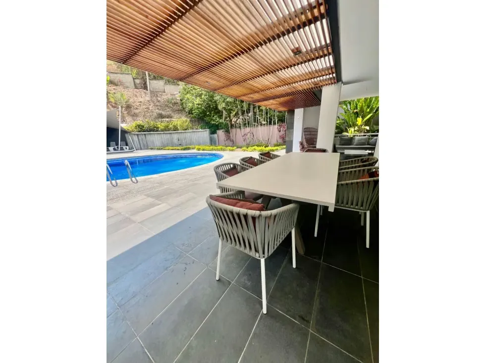 Se Vende o Alquila Qta 550m2 Colinas de Tamanaco 5435 - 4