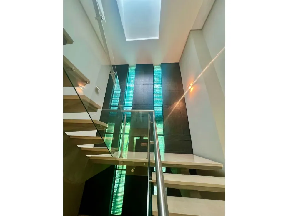 Se Vende o Alquila Qta 550m2 Colinas de Tamanaco 5435 - 9